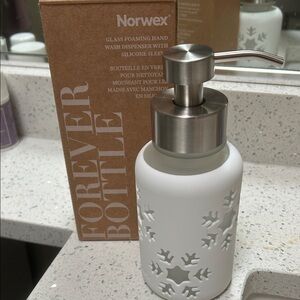 Norwex White Glass Foaming Hand Wash Dispenser with Silver Pump